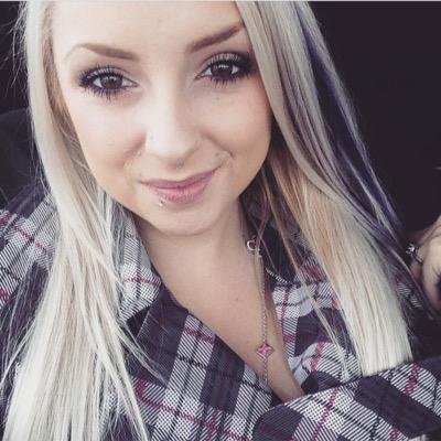 What is piinksparkles last name